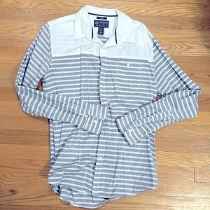 Men’s Large American Rag Collard Button Down Shirt. Colors Grey and White.